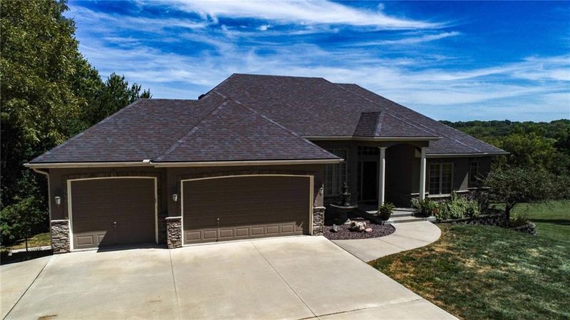 7103 S Hillside School Rd S, Oak Grove, MO 64075