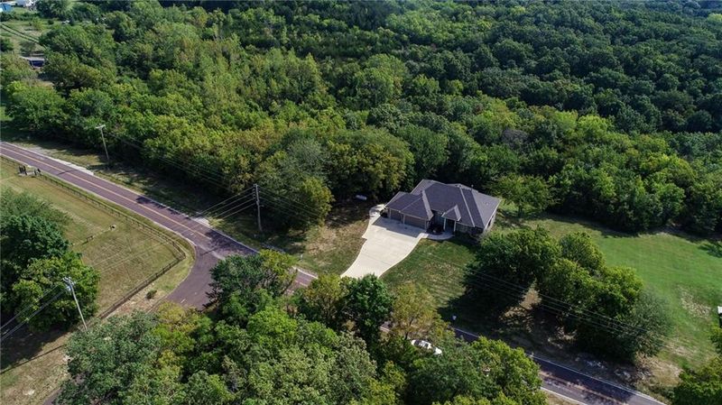 7103 S Hillside School Rd S, Oak Grove, MO 64075