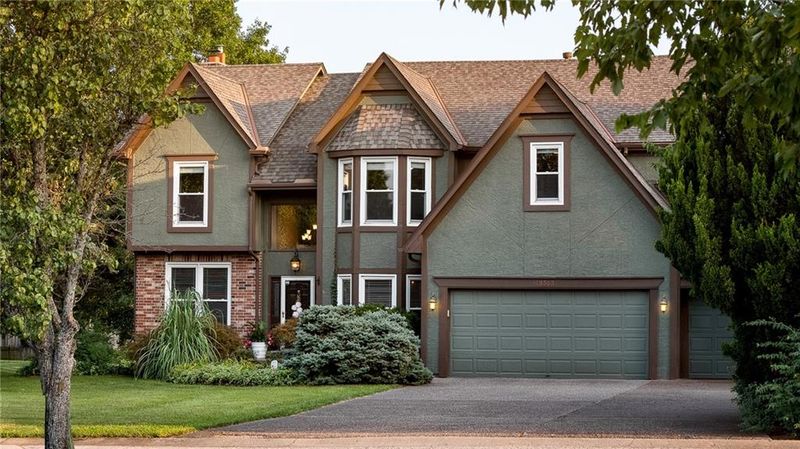 13503 W 75 Ter, Lenexa, KS 66216
