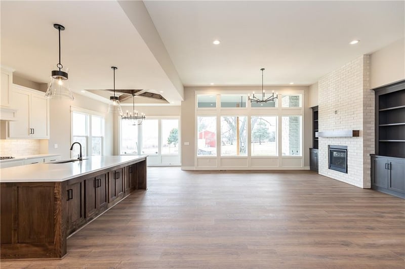 3812 W 187th St, Overland Park, KS 66085