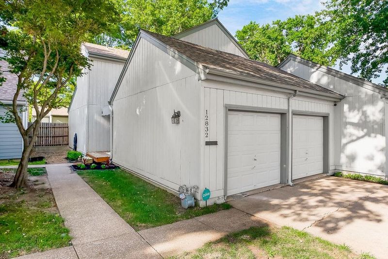 12832 W 67th St, Shawnee, KS 66216