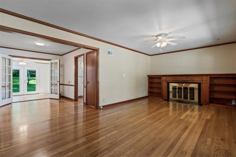 8515 W 57th St, Merriam, KS 66202