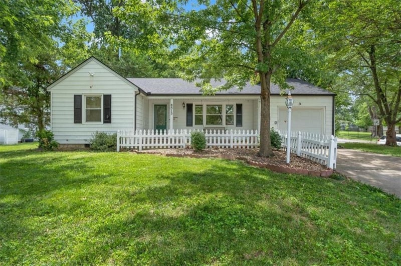 8515 W 57th St, Merriam, KS 66202