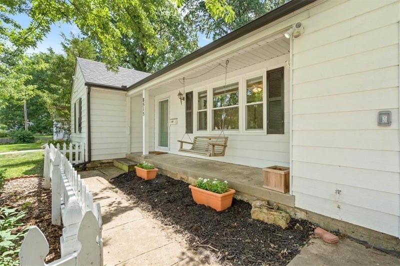 8515 W 57th St, Merriam, KS 66202