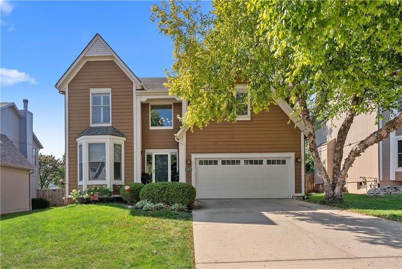 8957 W 125th Ter, Overland Park, KS 66213