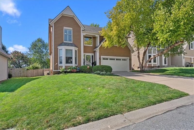 8957 W 125th Ter, Overland Park, KS 66213