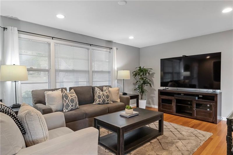 8509 Floyd St, Overland Park, KS 66212