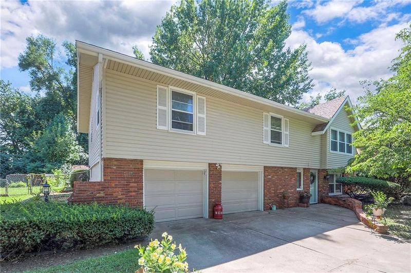 7431 E 100th Ter, Kansas City, MO 64134