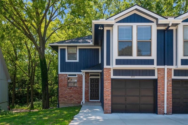 8007 NW 79th Pl, Kansas City, MO 64152