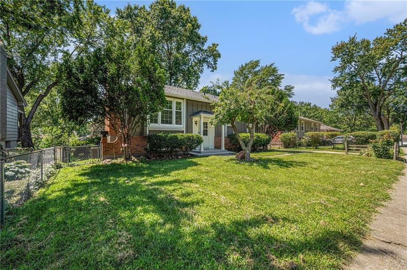 6919 NW 76th Ter, Kansas City, MO 64152