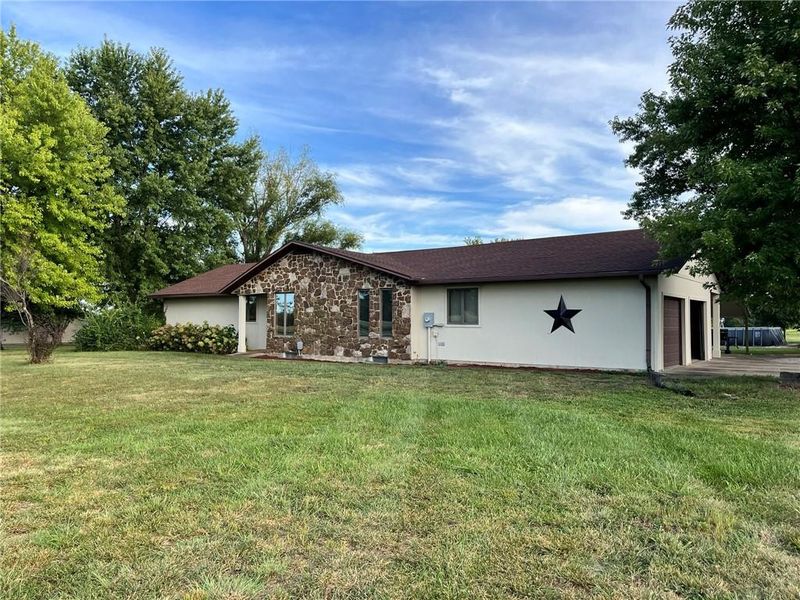 1906 Maple Rd, Fort Scott, KS 66701