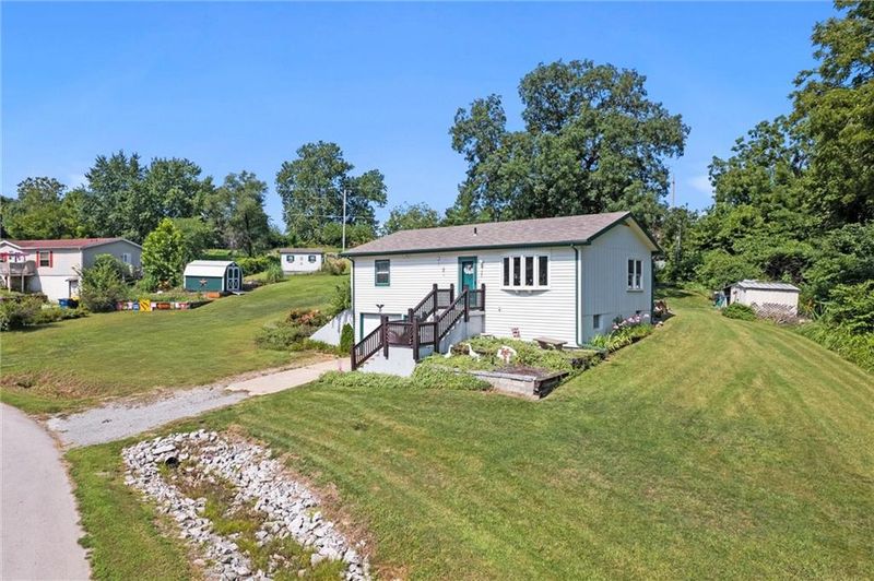 77 Stevens Rd, Eudora, KS 66025