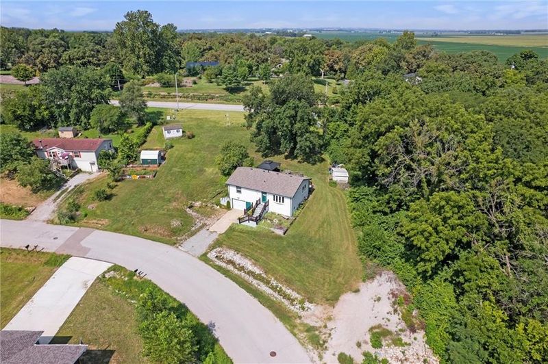 77 Stevens Rd, Eudora, KS 66025