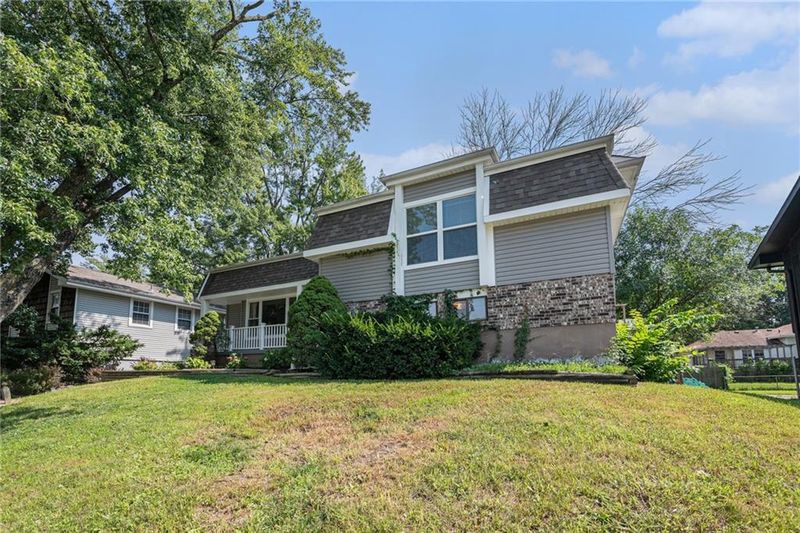 6901 E 140th Ter, Grandview, MO 64034