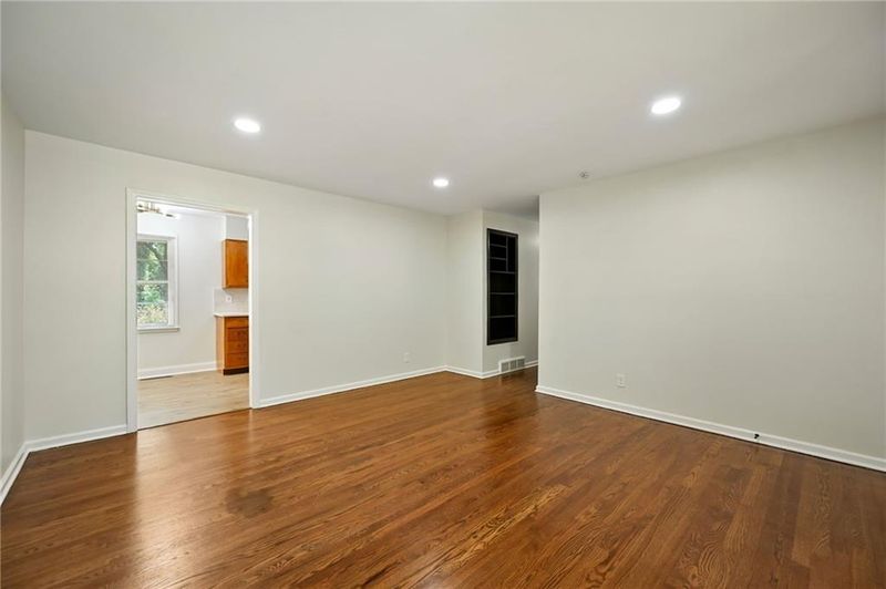 4327 N Drury Ave, Kansas City, MO 64117