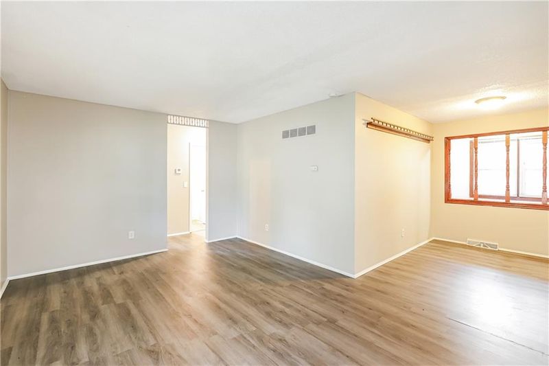 5401 NE 56th Pl, Kansas City, MO 64119