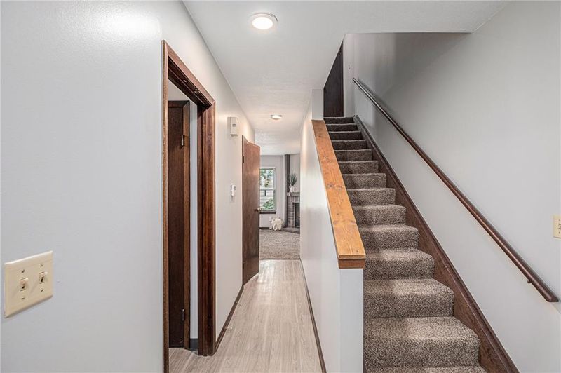 8518 W 108th Pl, Overland Park, KS 66210