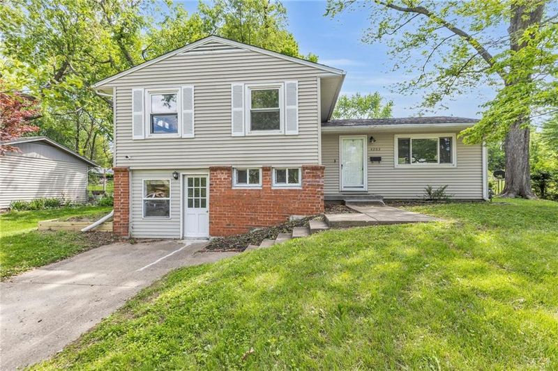 4203 E 113th St, Kansas City, MO 64137