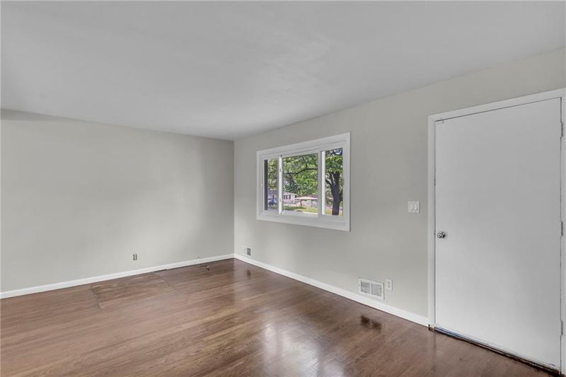 4203 E 113th St, Kansas City, MO 64137