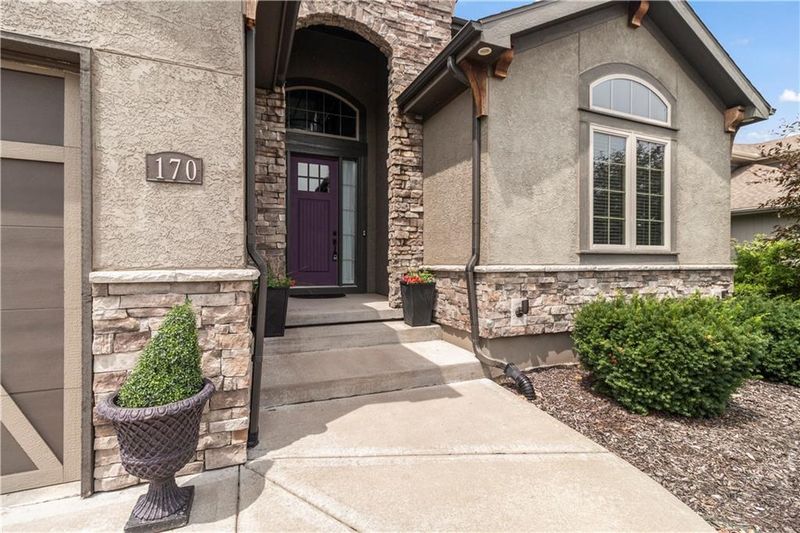 170 SW Roosevelt Rg, Lee's Summit, MO 64081