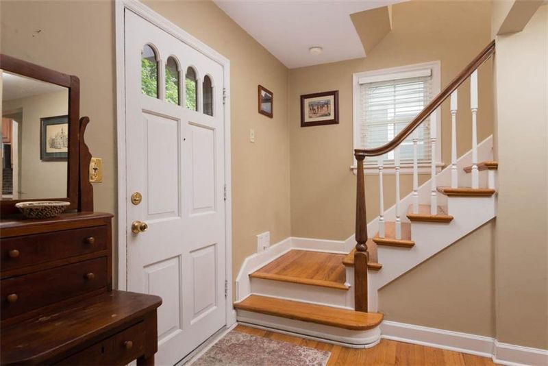 6733 Locust St, Kansas City, MO 64131