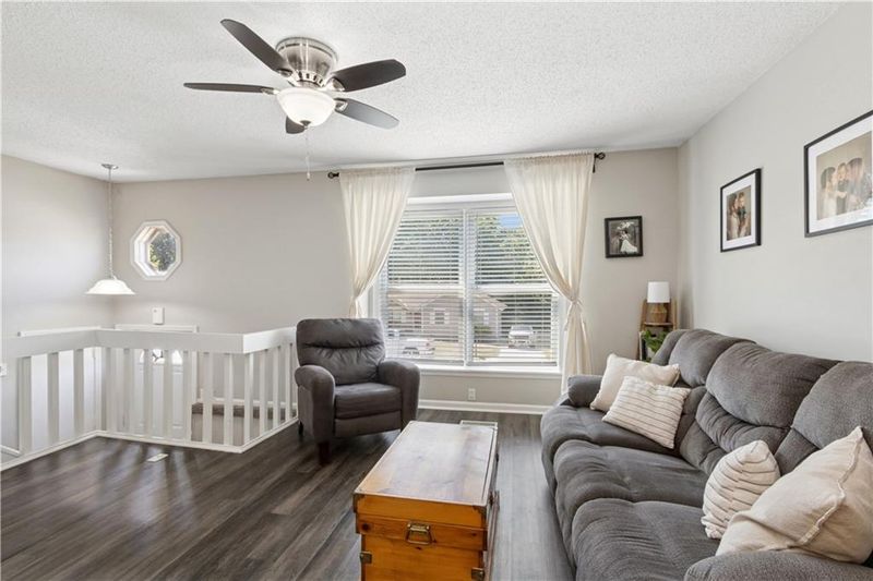 14701 Pine View Dr, Grandview, MO 64030