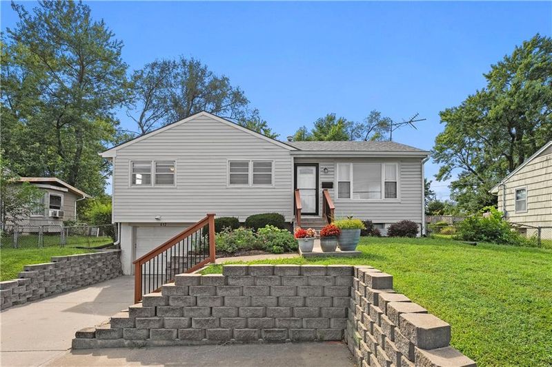 612 S Cedar St, Belton, MO 64012