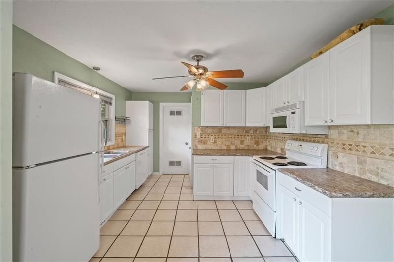 4701 E 113th St, Kansas City, MO 64137