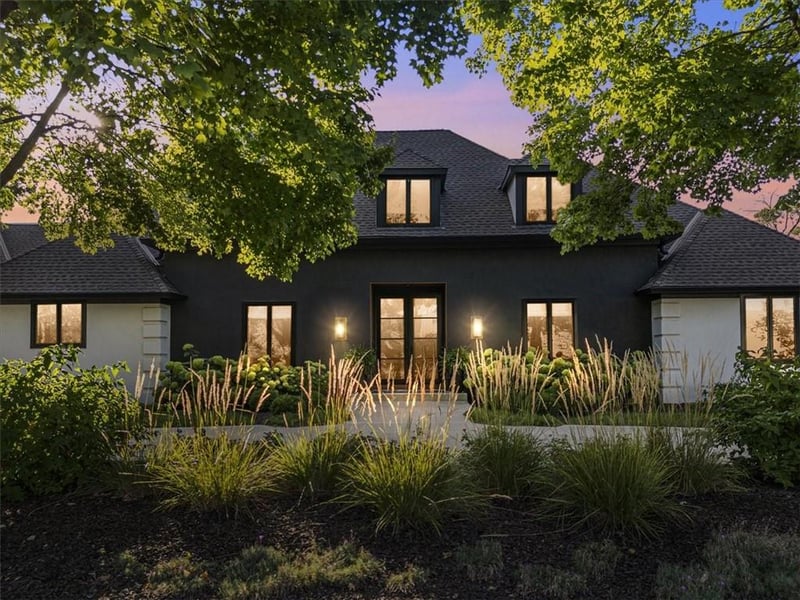 4612 W 88th St, Prairie Village, KS 66207