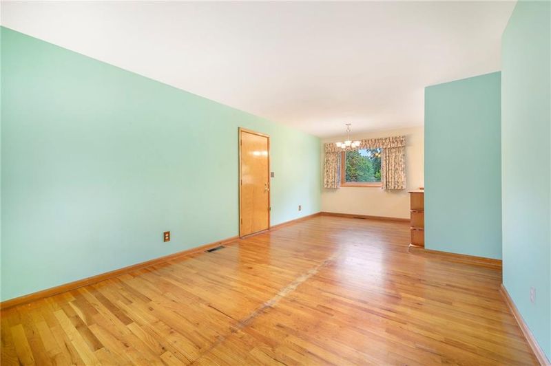 4915 Appleton Ave, Kansas City, MO 64133
