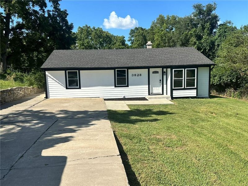 3828 E 93rd St, Kansas City, MO 64132