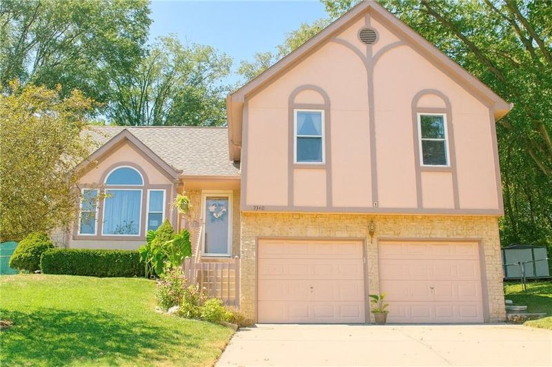 7340 N Rhode Ave, Kansas City, MO 64152