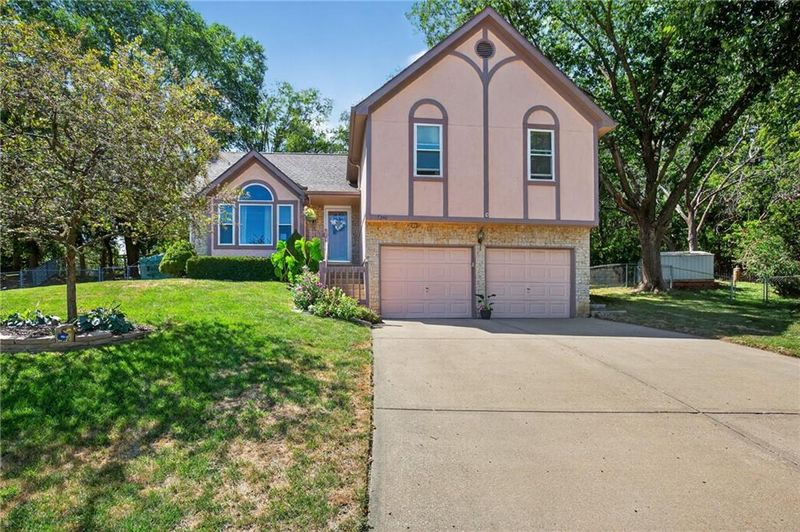 7340 N Rhode Ave, Kansas City, MO 64152