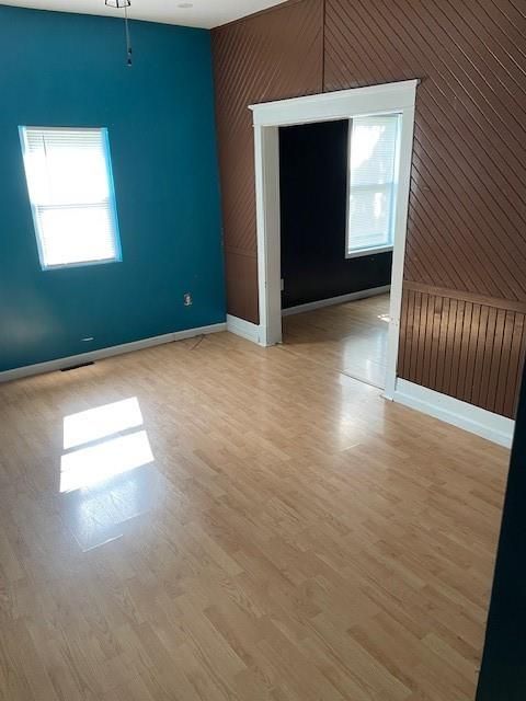 4711 E 17th St, Kansas City, MO 64127