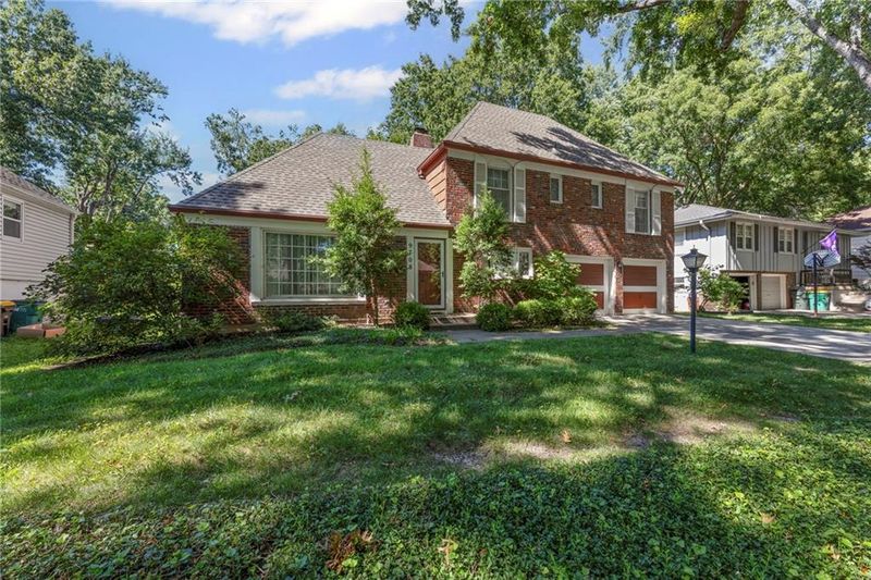 9708 W 96th Ter, Overland Park, KS 66212