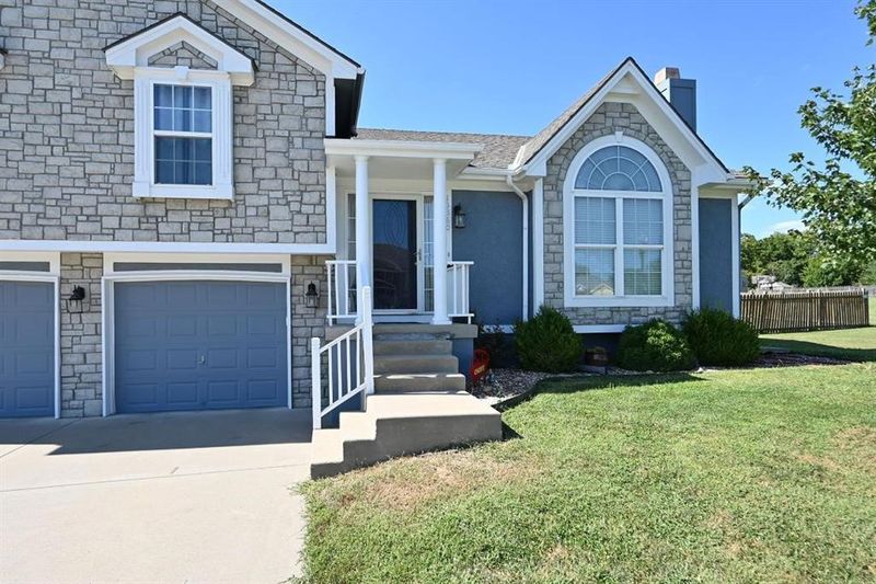 13360 Ridgeview Dr, Platte City, MO 64079