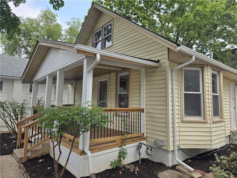 4703 Terrace St, Kansas City, MO 64112