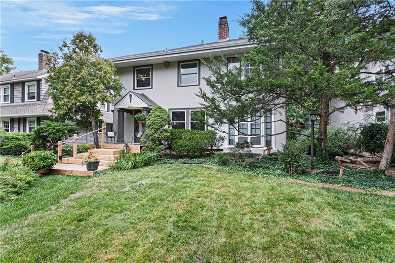 5907 Mcgee St, Kansas City, MO 64113