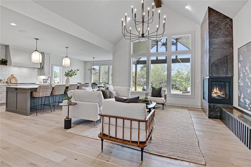 17600 Carter St, Overland Park, KS 66221