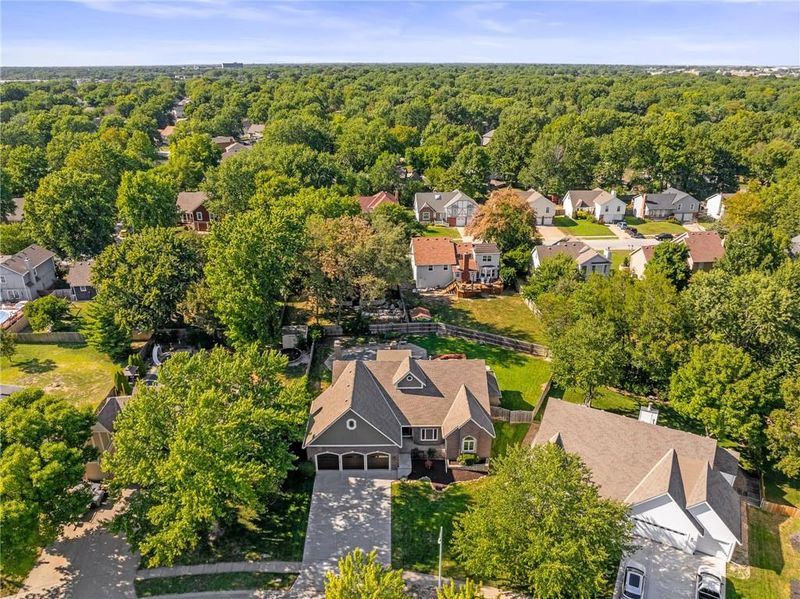 1432 E Meadow Ln, Olathe, KS 66062