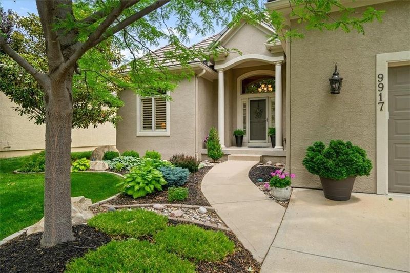 9917 Fountain Cir, Lenexa, KS 66220