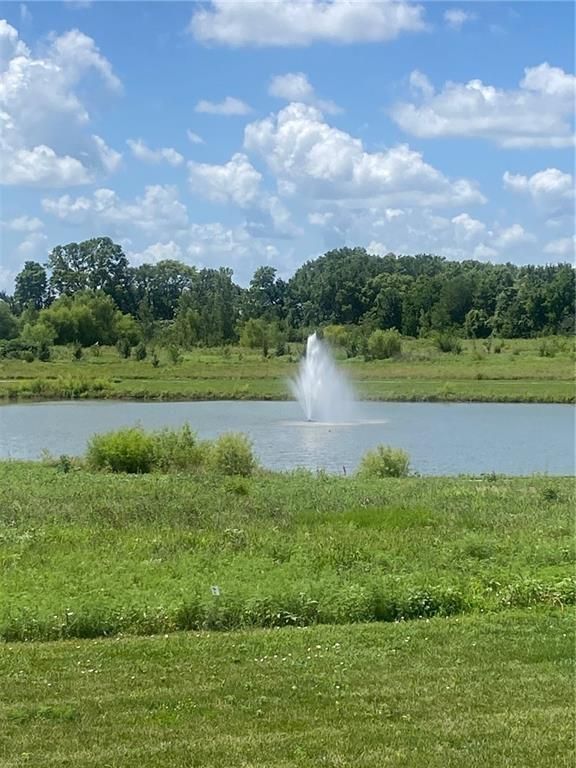 18637 W 193rd St, Spring Hill, KS 66083