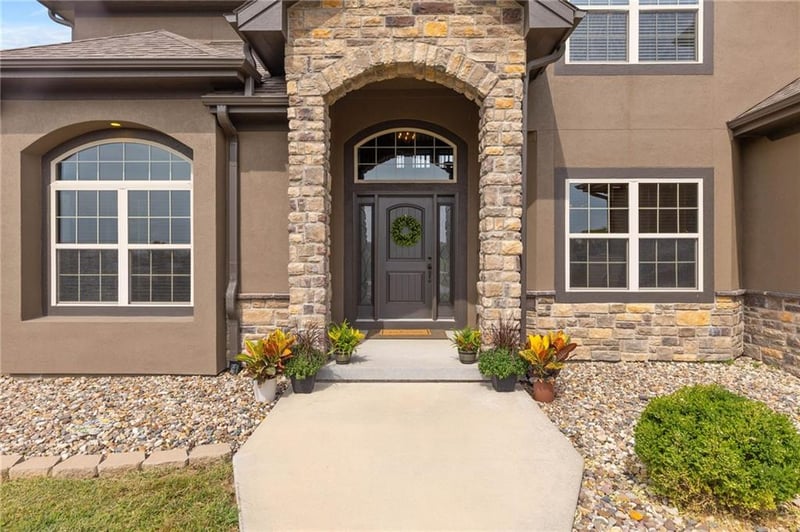 3200 Colonial Dr, Grain Valley, MO 64029