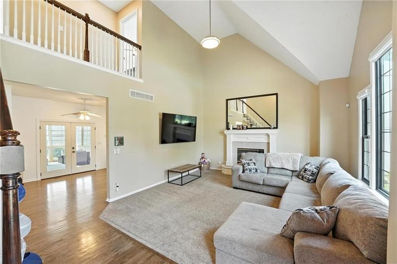 16401 W 157th Ter, Olathe, KS 66062