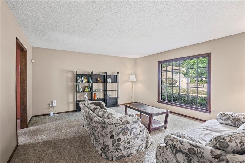 7923 Hadley St, Overland Park, KS 66204