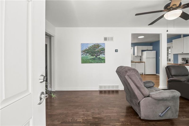 118 Park Ave, Buckner, MO 64016