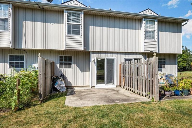 1313 SE Broadway Cir, Lee's Summit, MO 64081