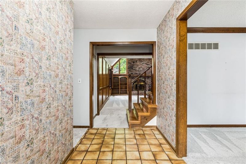 6773 N Park Ave, Kansas City, MO 64118