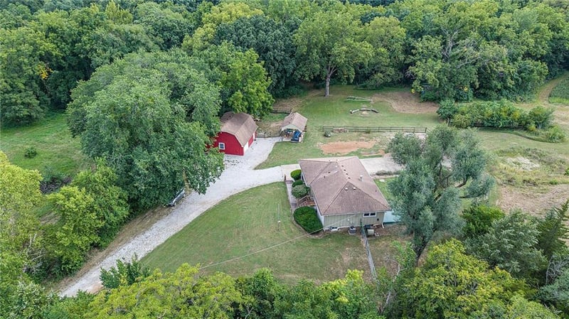 6115 Oak Grove Rd, Kansas City, KS 66106