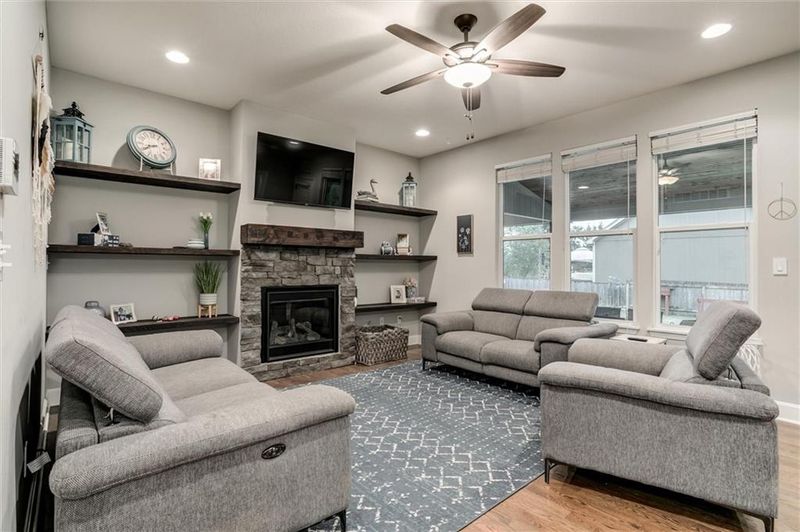 545 W Washington St, Gardner, KS 66030